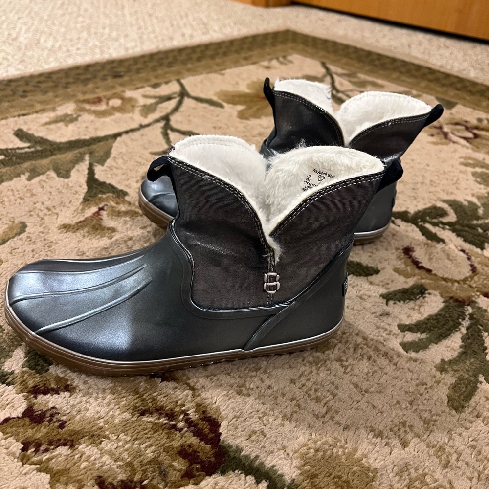 Sperry boots size US4